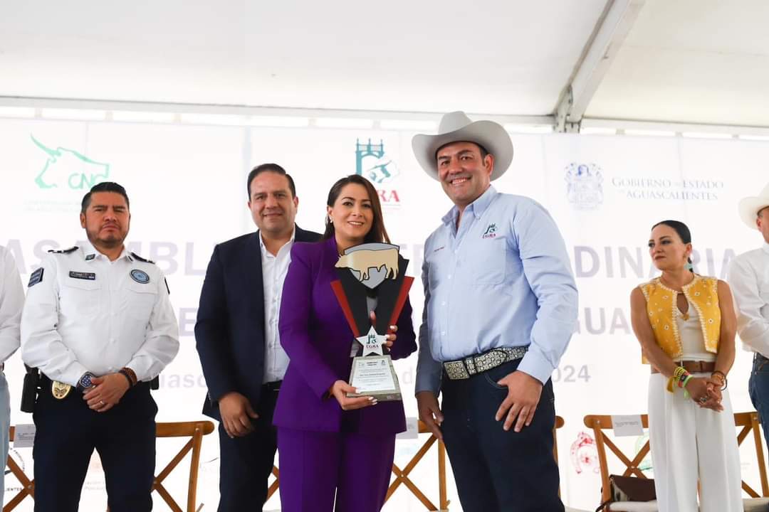 TERE JIMÉNEZ REITERÓ SU COMPROMISO DE SEGUIR FORTALECIENDO EL CAMPO DURANTE LA ASAMBLEA DE LA UNIÓN GANADERA REGIONAL