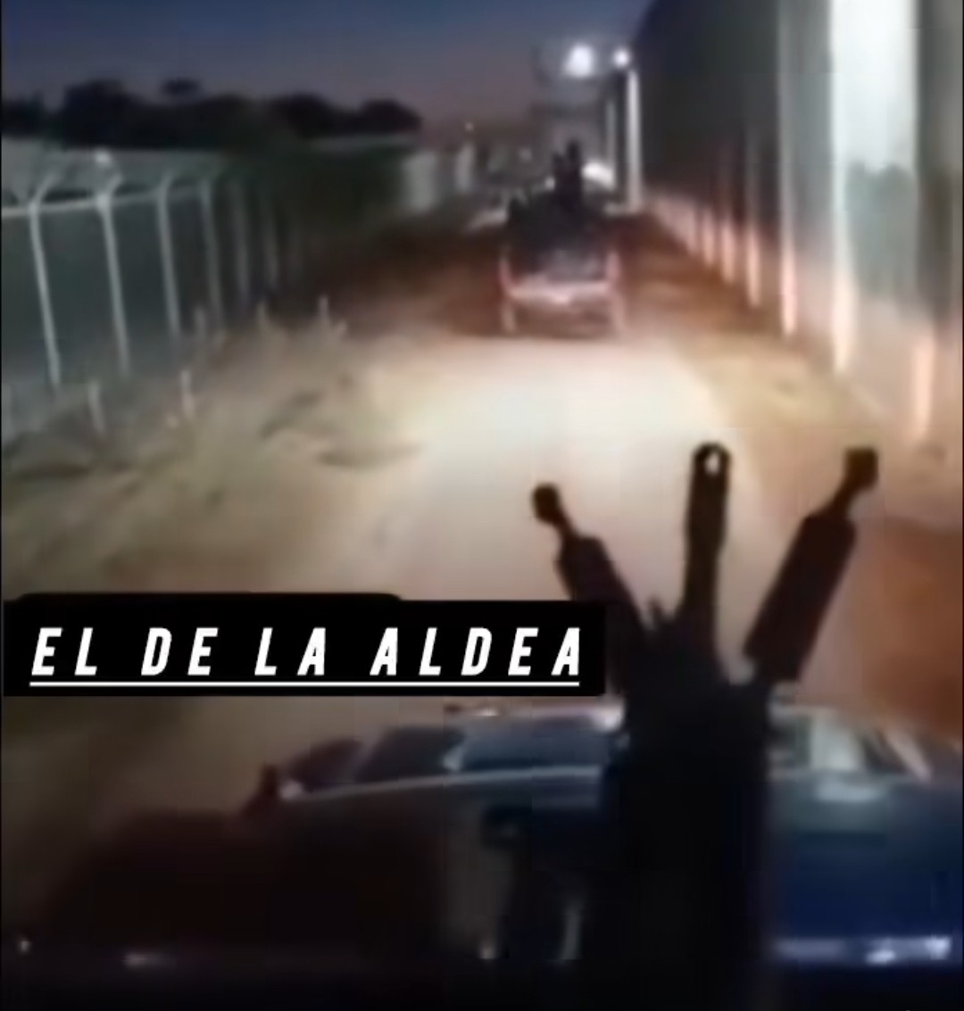 🚨#Impunidad | SICARIOS DE CÁRTEL DE LA MAYIZA PATRULLAN ARMADOS DENTRO DE PENAL EN SINALOA, CON TOTAL IMPUNIDAD