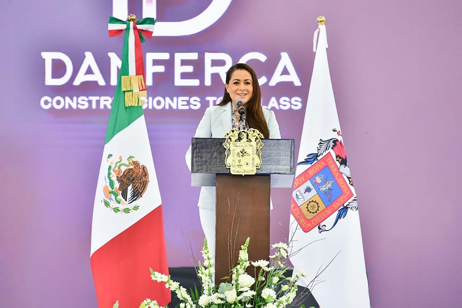 đRECONOCE TERE JIMĂNEZ APORTACIONES DE LAS MIPYMES A LA ECONOMĂA DE AGUASCALIENTES