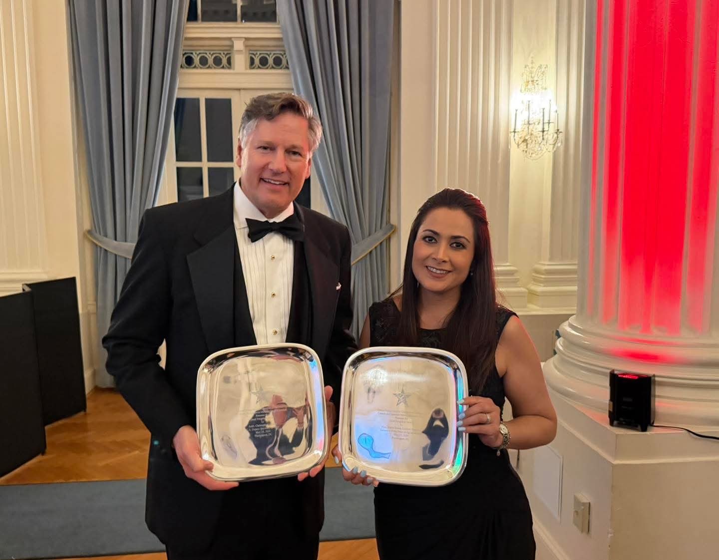🔴🇺🇸 #IMPORTANTE | #TERE JIMÉNEZ RECIBE EN #WASHINGTON PREMIO INTERNACIONAL POR SULIDERAZGO EN EL SERVICIO PÚBLICO