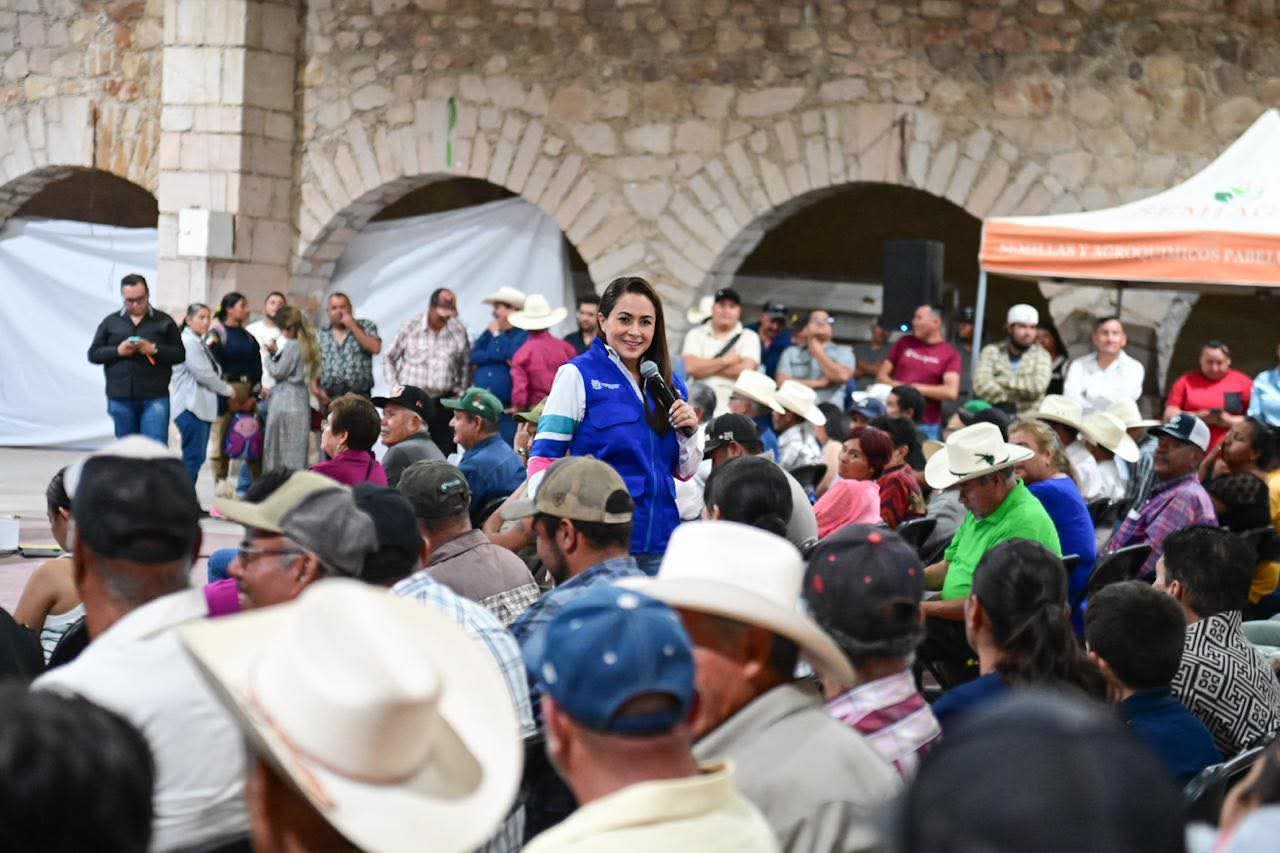 đœđ TERE JIMĂNEZ ENTREGA SEMILLA DE MAĂZ Y FRIJOL PARA FORTALECER AL CAMPO DE AGUASCALIENTES